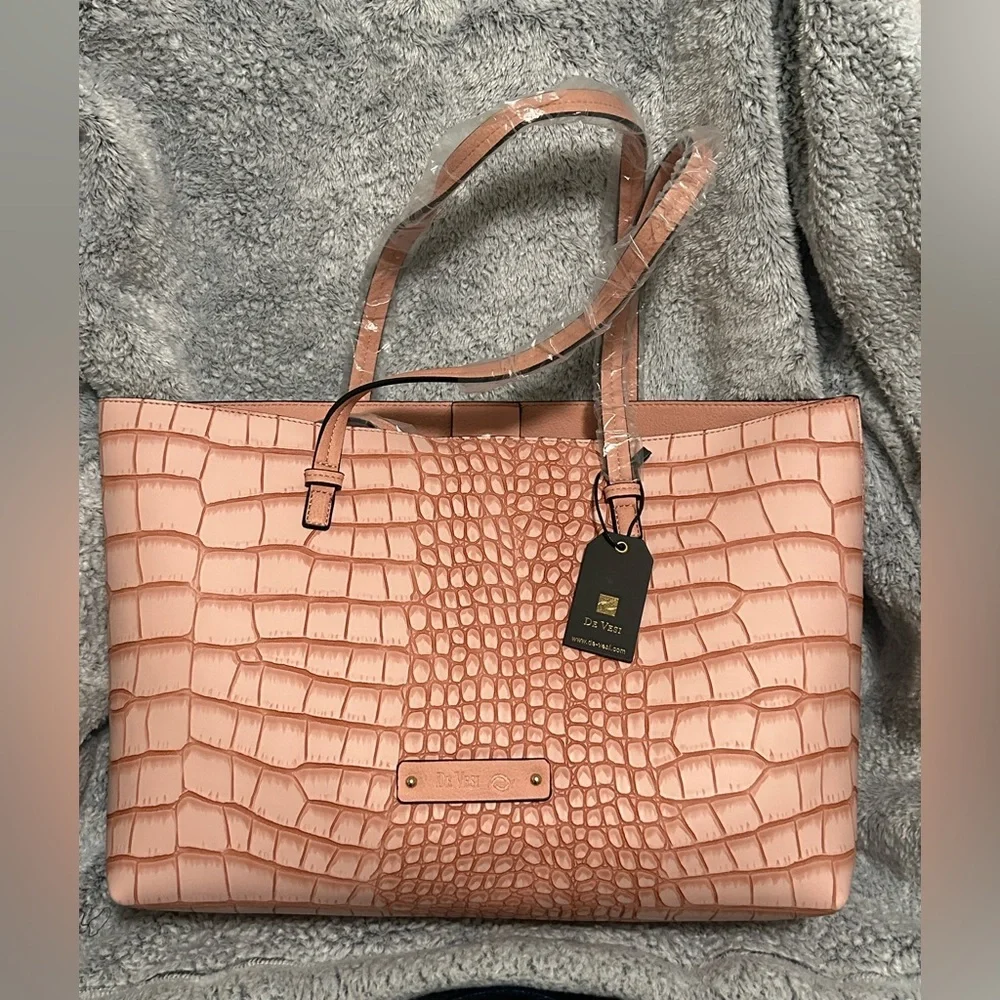 De Vesi Pink Crocodile-Embossed Tote De L'amour Bag With Matching Wristlet NWT